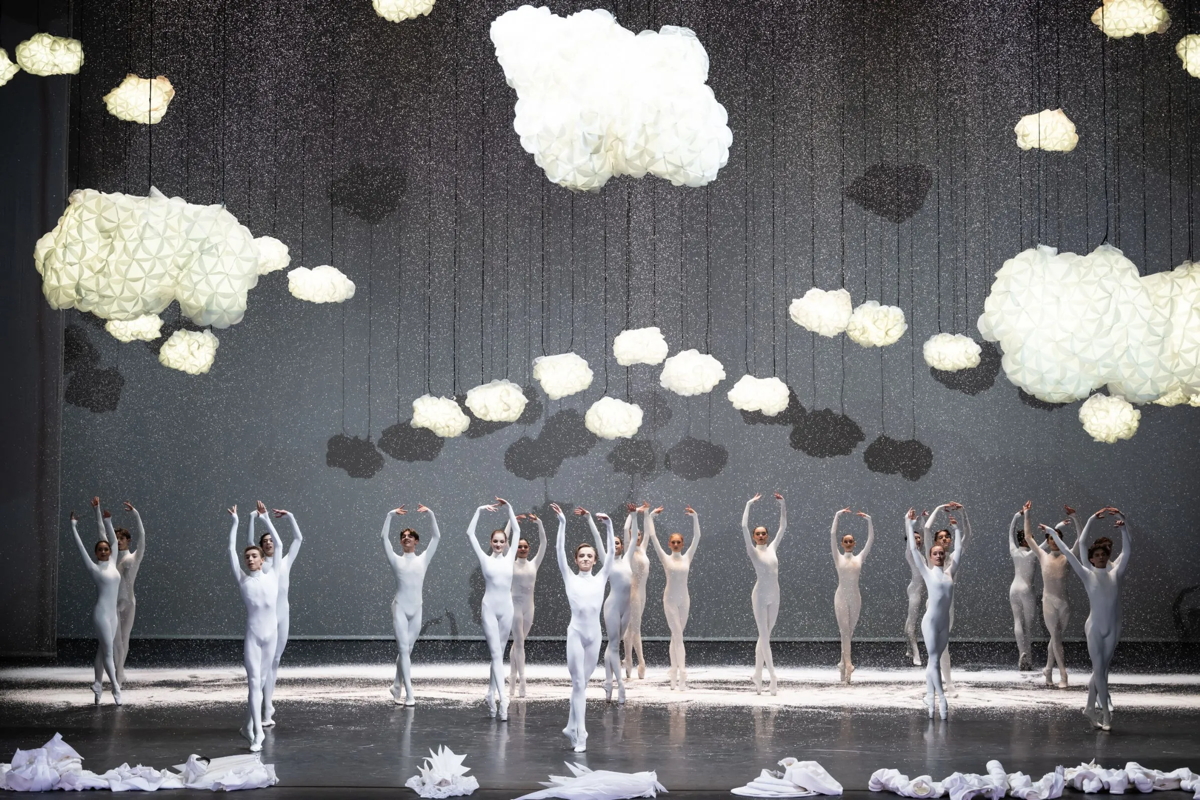 Ma mère l'Oye ballet at the Palais Garnier. Photo by Julien Benhamou / Opéra national de Paris Ma mère l'Oye ballet at the Palais Garnier. Photo by Julien Benhamou / Opéra national de Paris